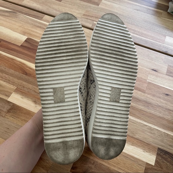 Naturalizer Snakeskin Ranger Slip on Sneaker Loafer - Picture 2 of 6